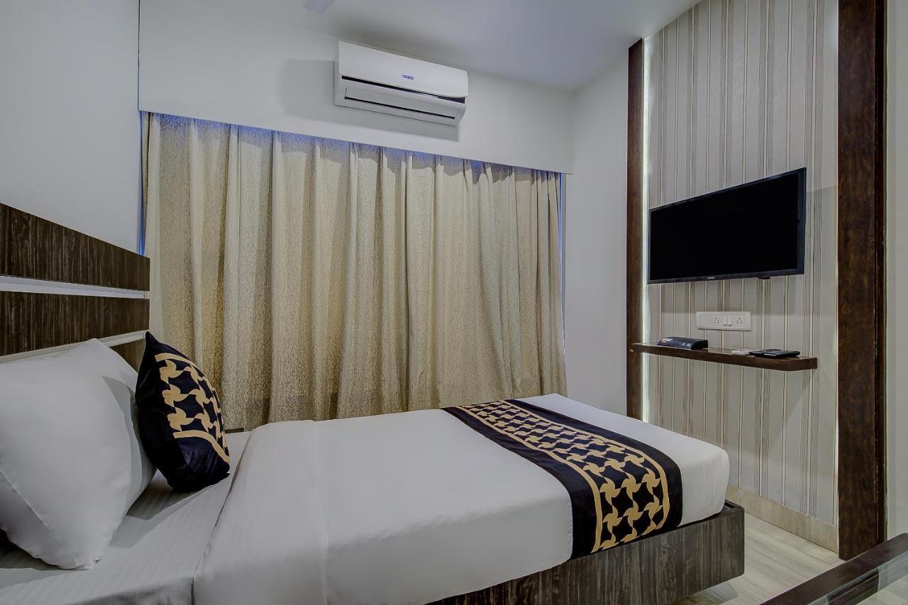 Oyo 78245 Collection O Hotel Crown Inn Navi Mumbai Exteriör bild