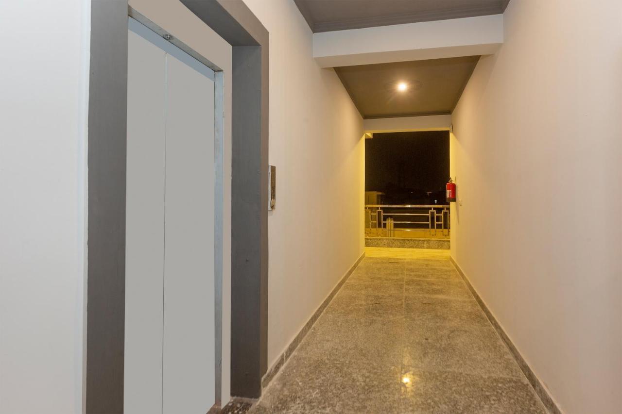 Oyo 78245 Collection O Hotel Crown Inn Navi Mumbai Exteriör bild