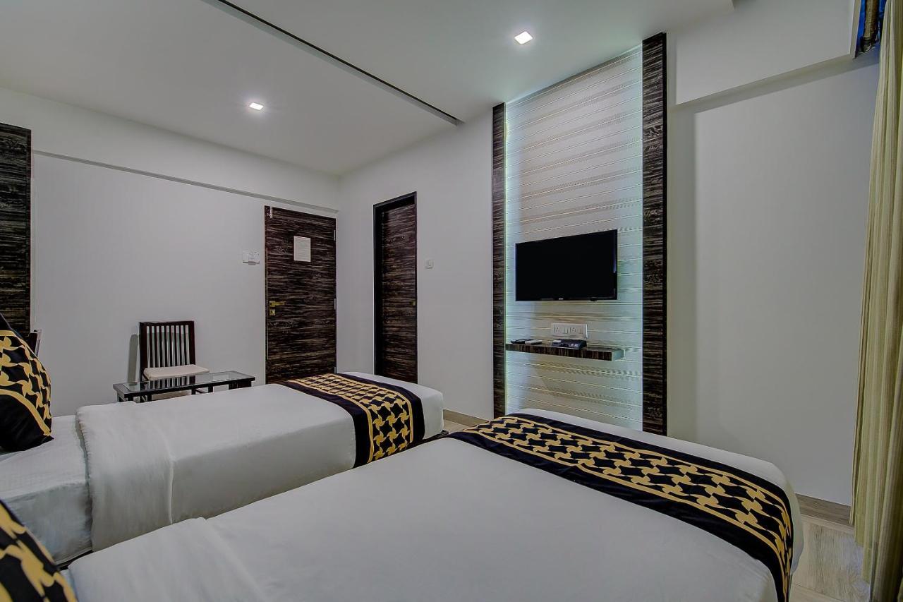 Oyo 78245 Collection O Hotel Crown Inn Navi Mumbai Exteriör bild