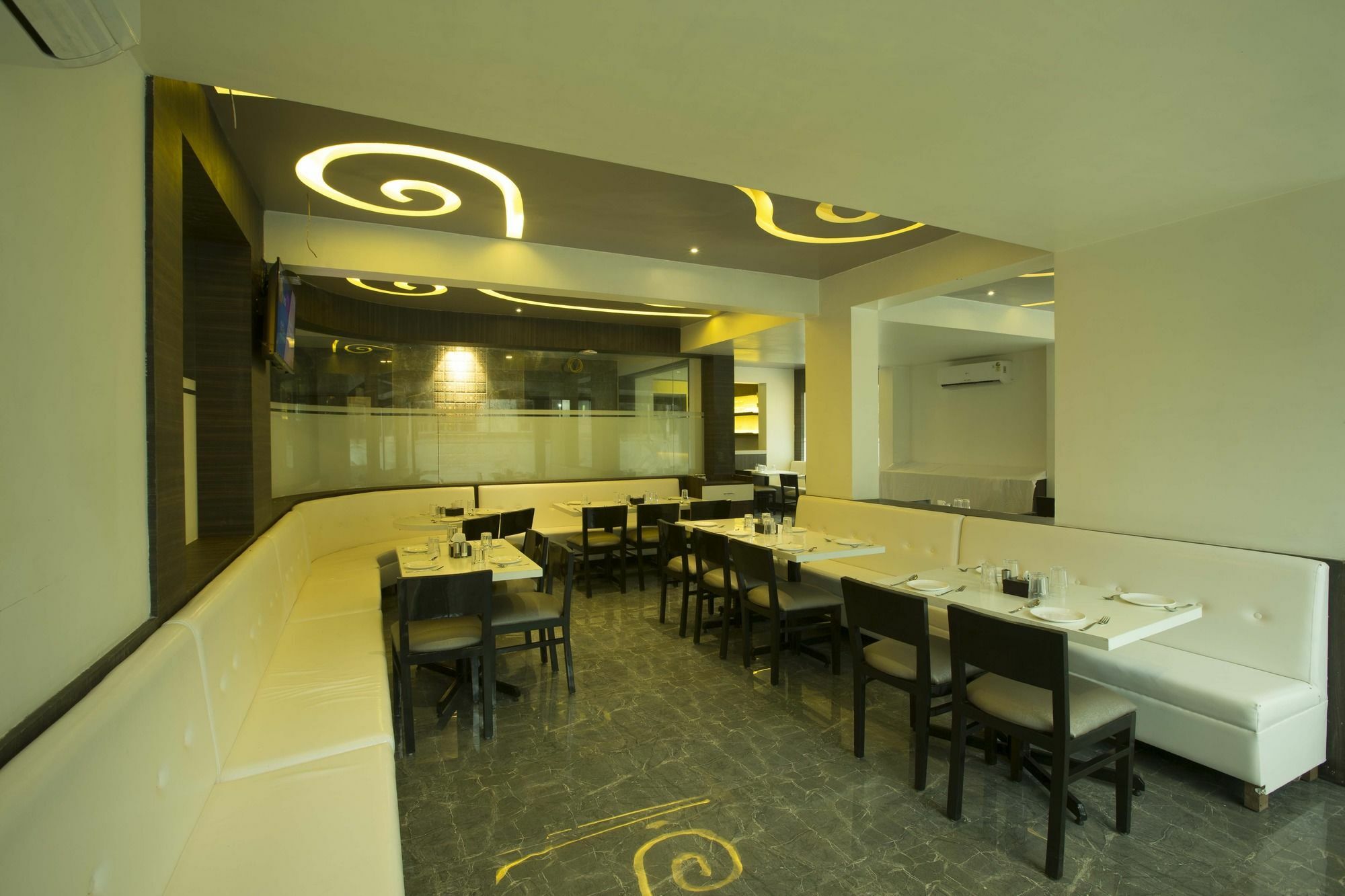 Oyo 78245 Collection O Hotel Crown Inn Navi Mumbai Exteriör bild