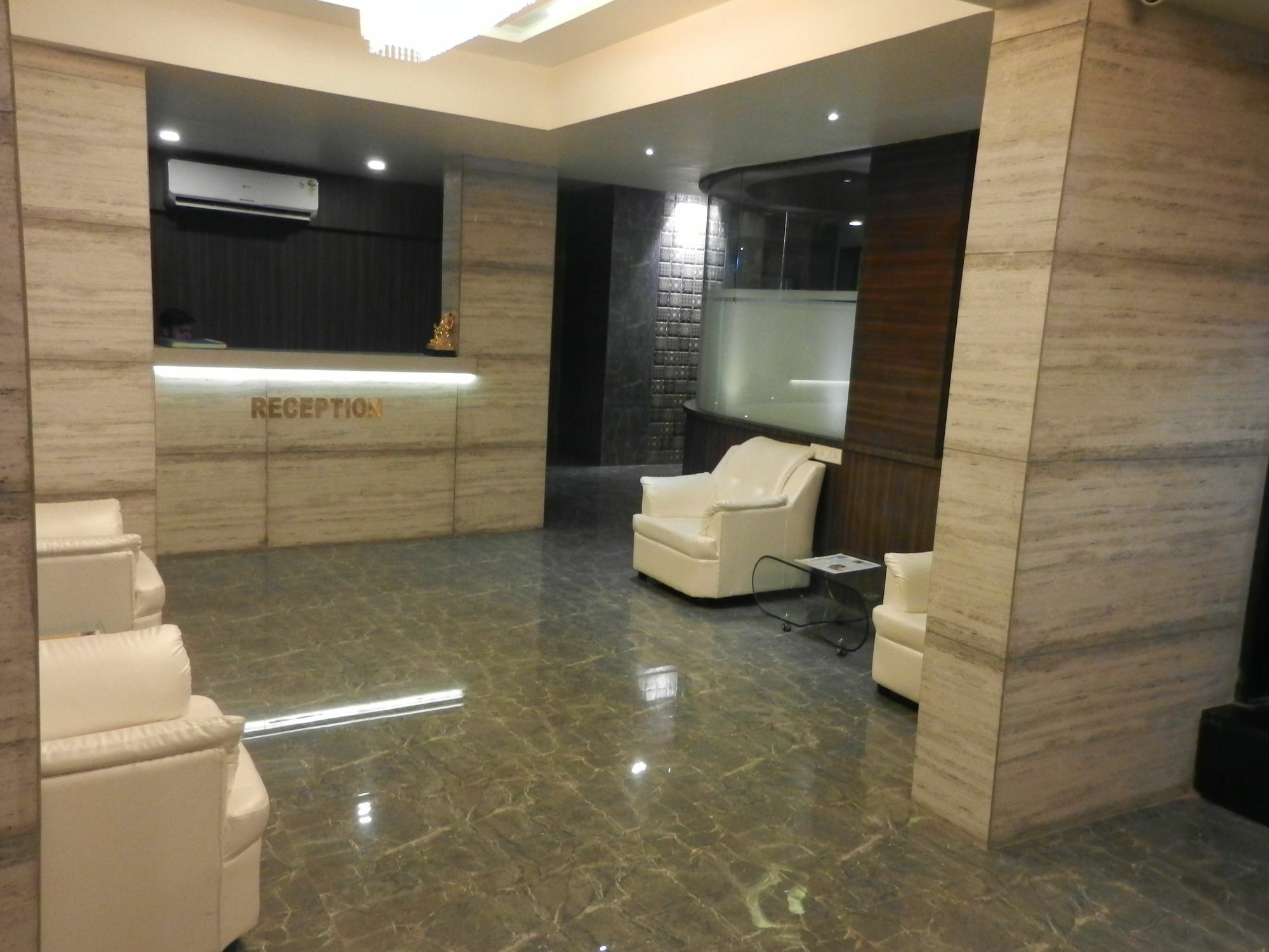 Oyo 78245 Collection O Hotel Crown Inn Navi Mumbai Exteriör bild
