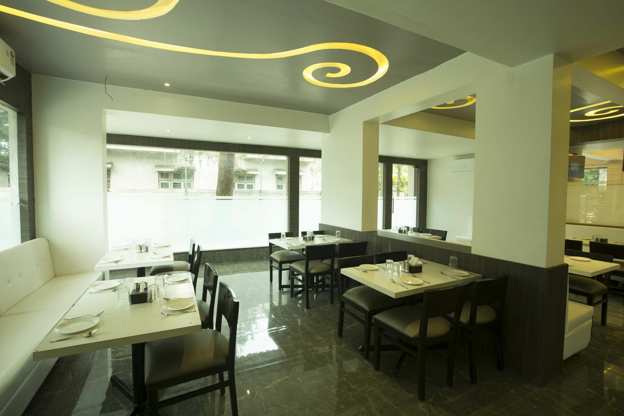 Oyo 78245 Collection O Hotel Crown Inn Navi Mumbai Exteriör bild