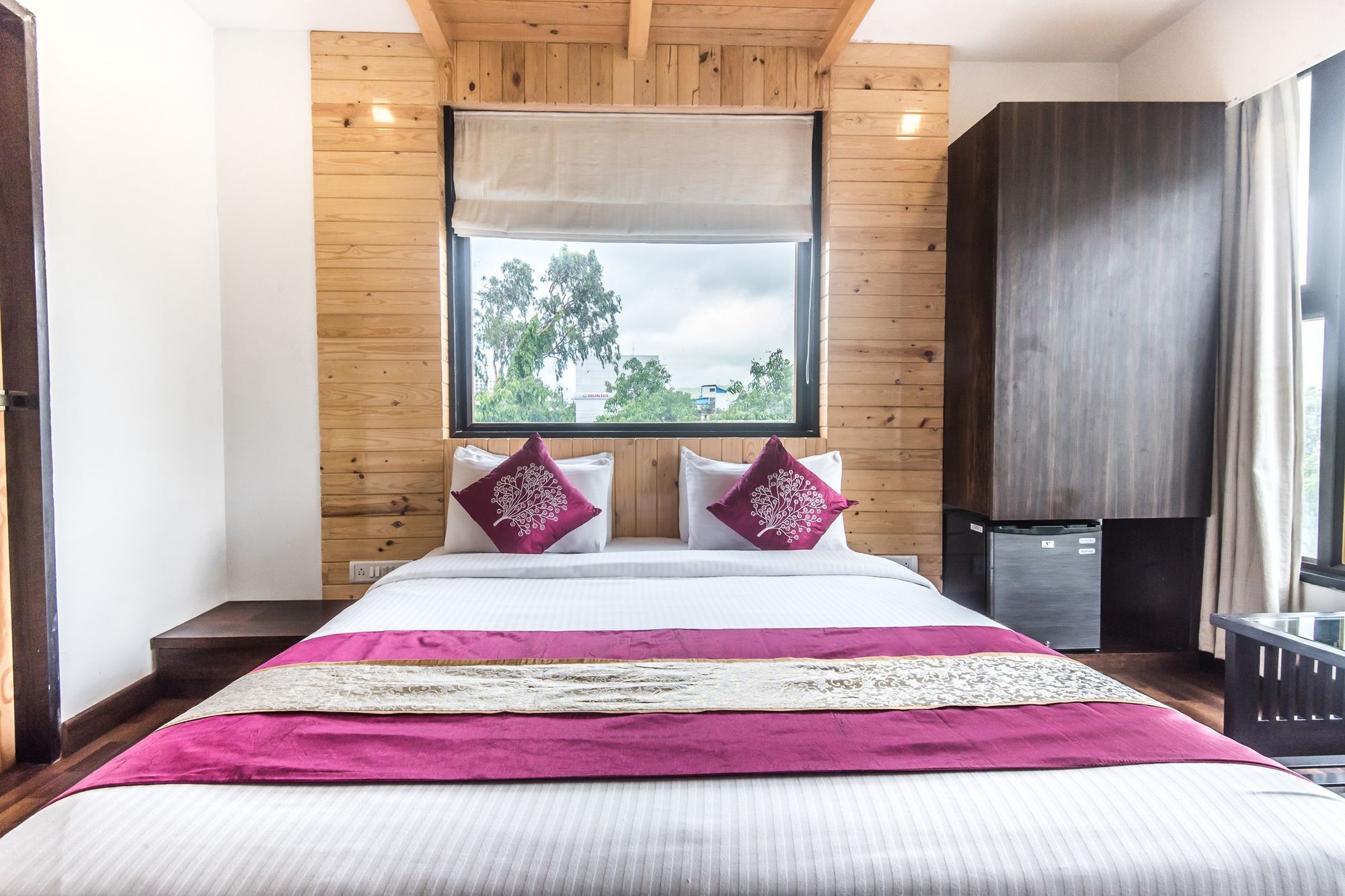 Oyo 78245 Collection O Hotel Crown Inn Navi Mumbai Exteriör bild